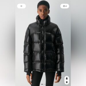 ARITZIA SUPER PUFF (high gloss, size XS)
Item no: 84569